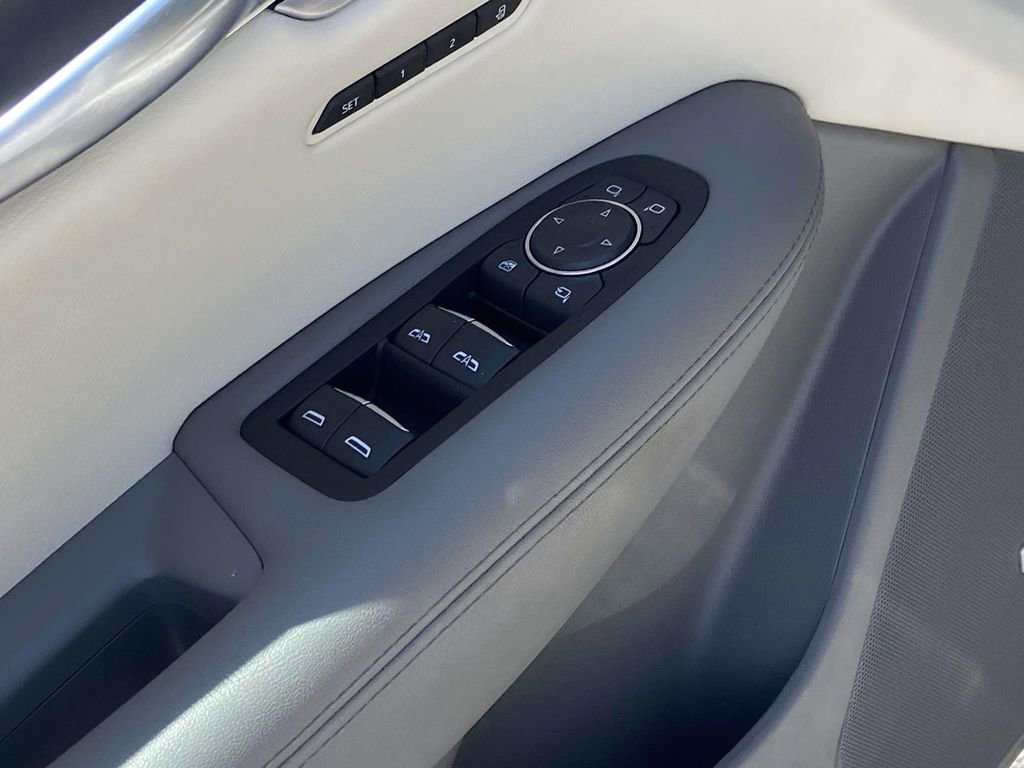 Certified 2023 Cadillac XT5 Premium Luxury FWD image 16