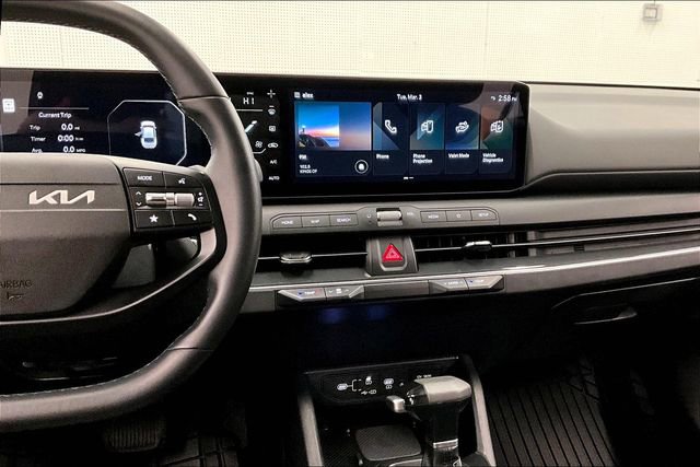 Used 2025 Kia K4 EX image 7