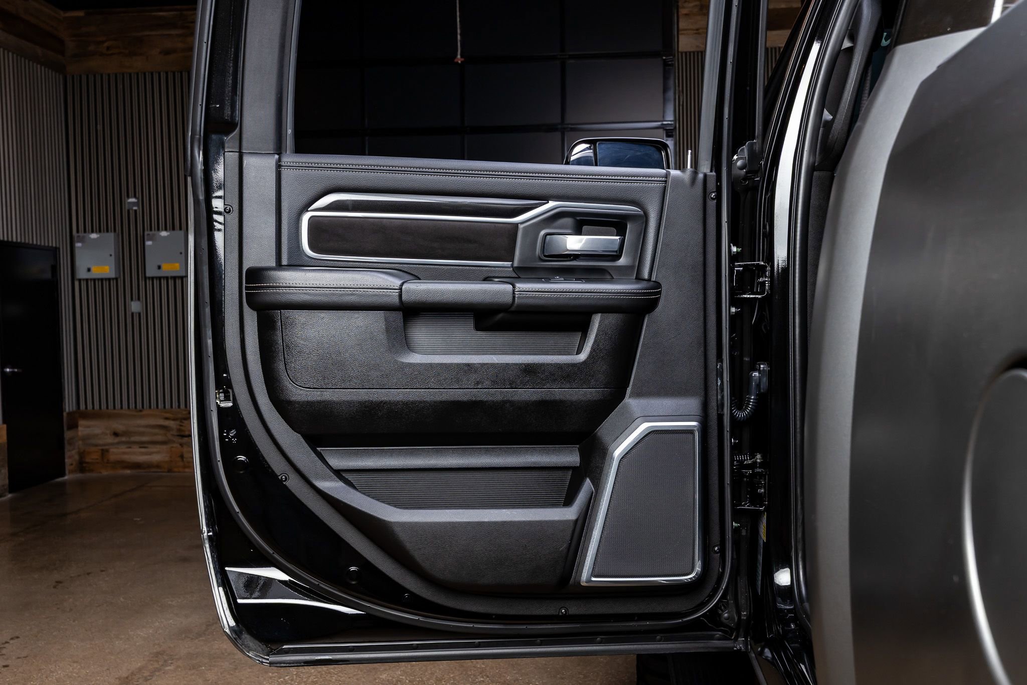 Used 2022 RAM 3500 Laramie image 37