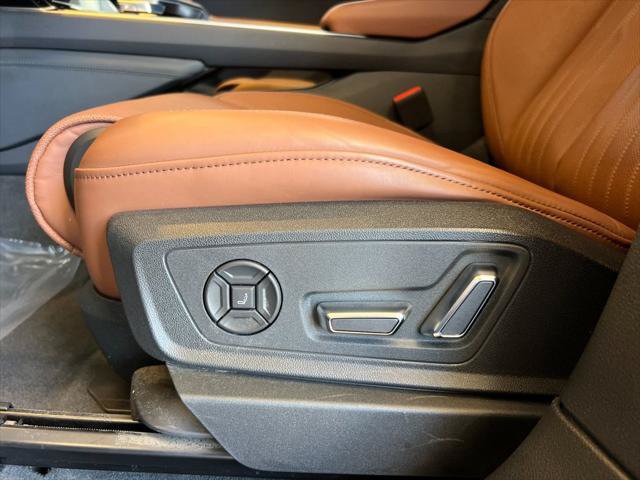Certified 2024 Audi Q8 e-tron Prestige w/ Prestige Package AWD/4WD image 14