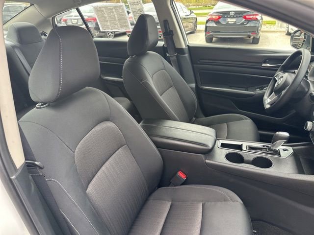 Used 2025 Nissan Altima 2.5 SV FWD image 15
