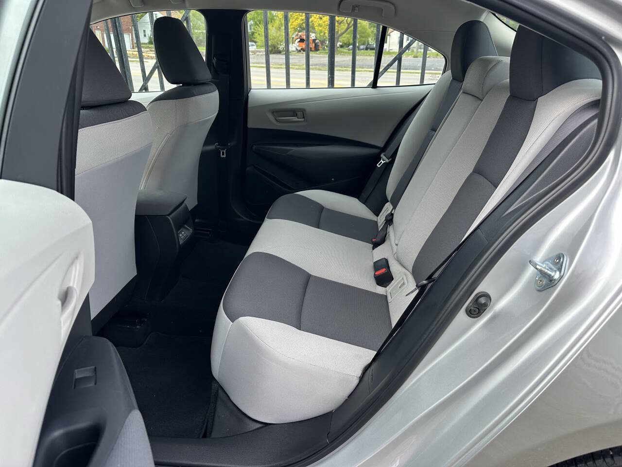 Used 2023 Toyota Corolla LE w/ Carpet Mat Package (TMS) FWD image 11