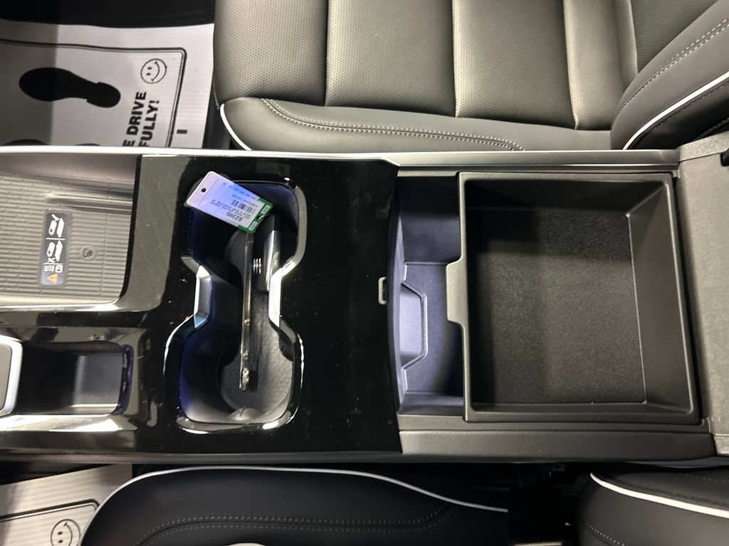 New 2027 Buick Enclave Avenir w/ LPO, Floor Liner Package FWD image 19