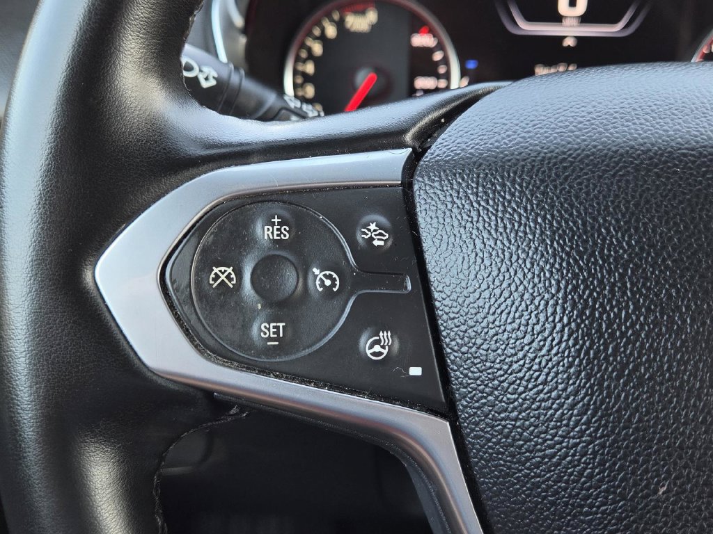 Used 2023 Chevrolet Traverse High Country FWD image 23