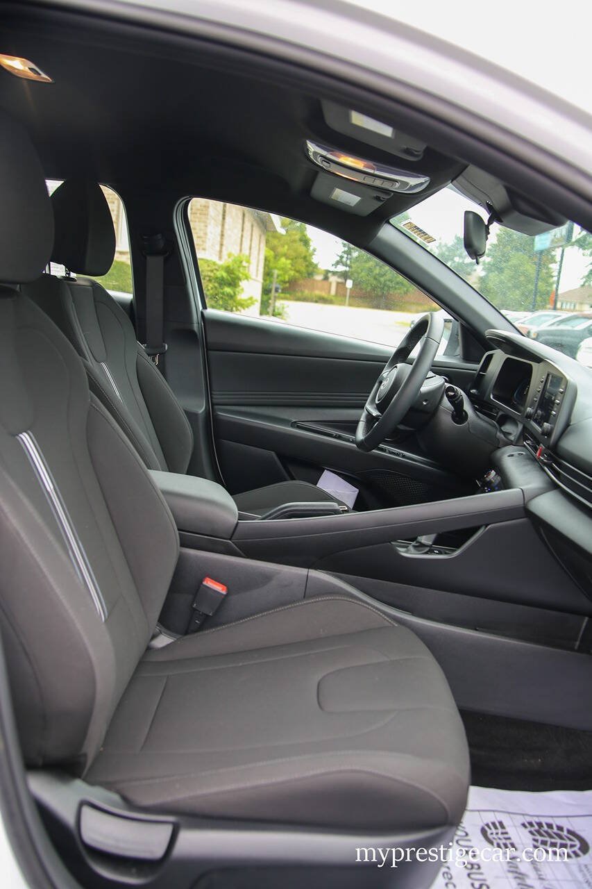 Used 2026 Hyundai Elantra Sport FWD image 17