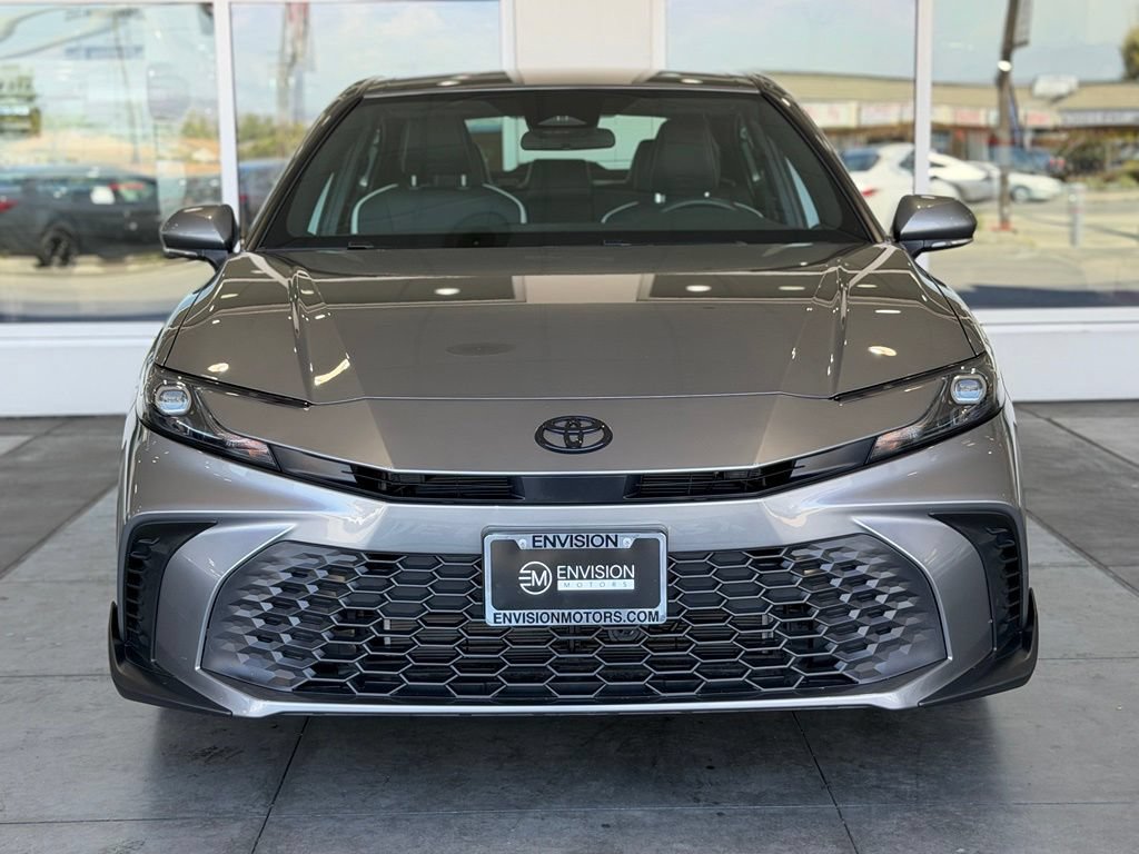 Used 2026 Toyota Camry SE FWD image 5