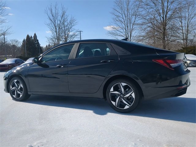 Used 2023 Hyundai Elantra SEL w/ Convenience Package image 6