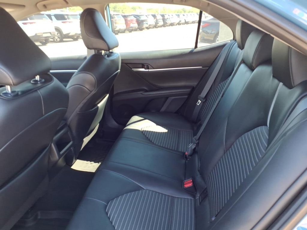 Used 2023 Toyota Camry SE FWD image 6