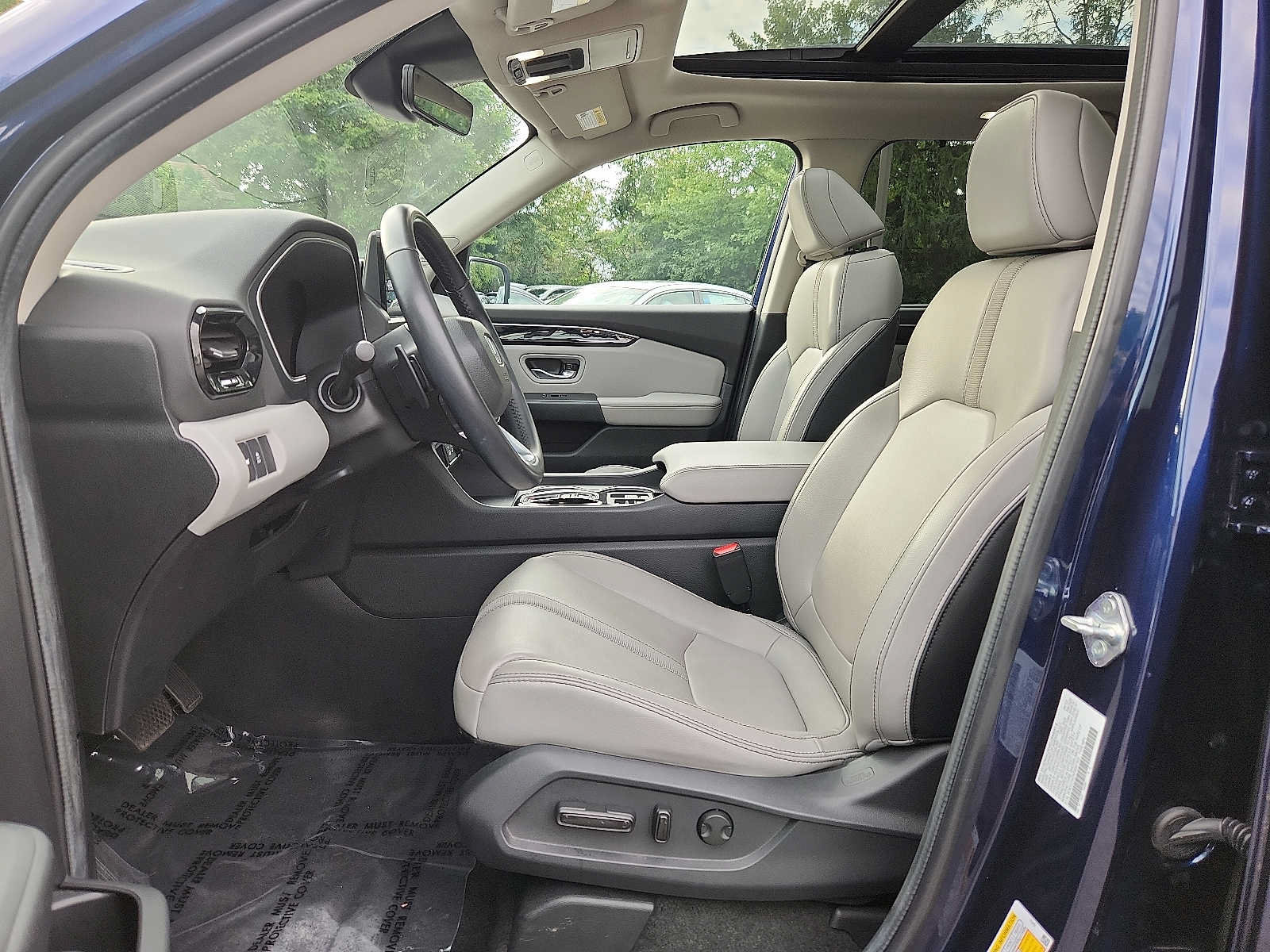 Certified 2023 Honda Pilot Touring image 13