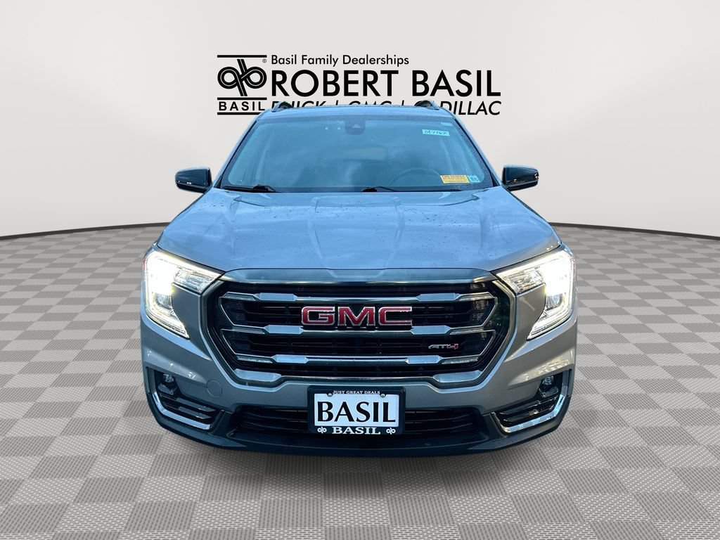 Used 2024 GMC Terrain AT4 AWD/4WD image 3