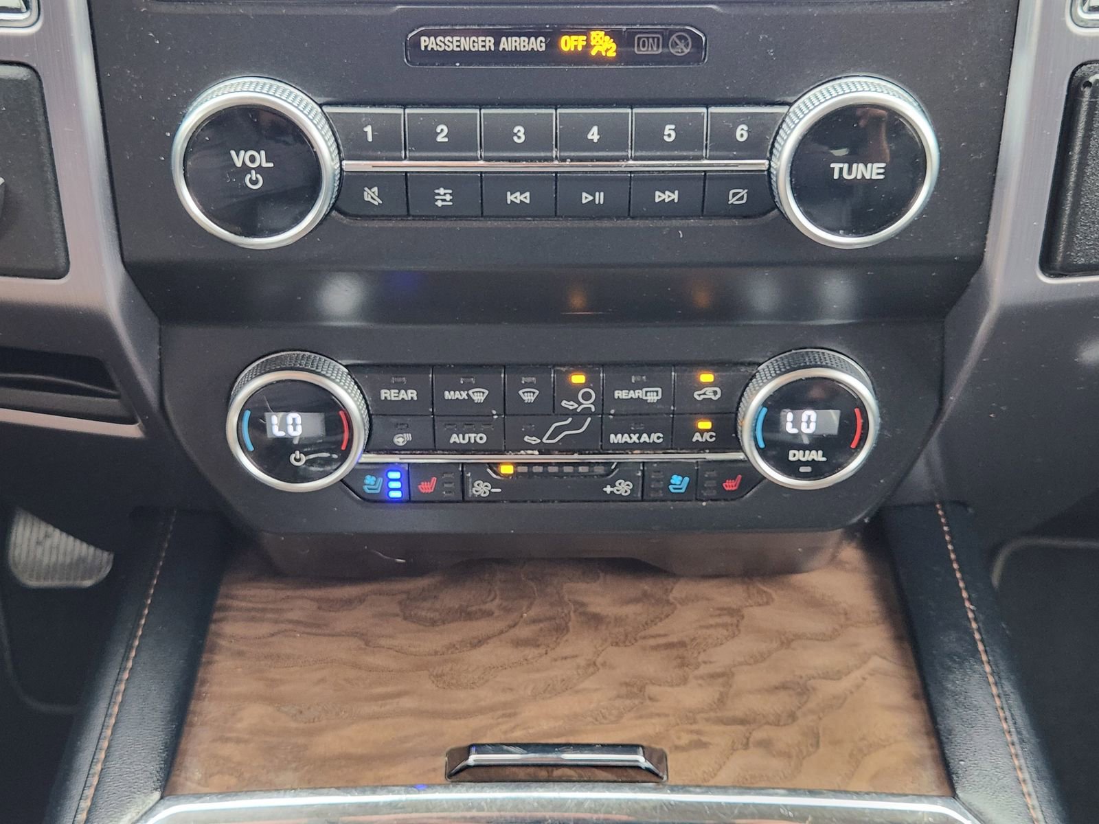 Used 2019 Ford Expedition Platinum RWD image 20