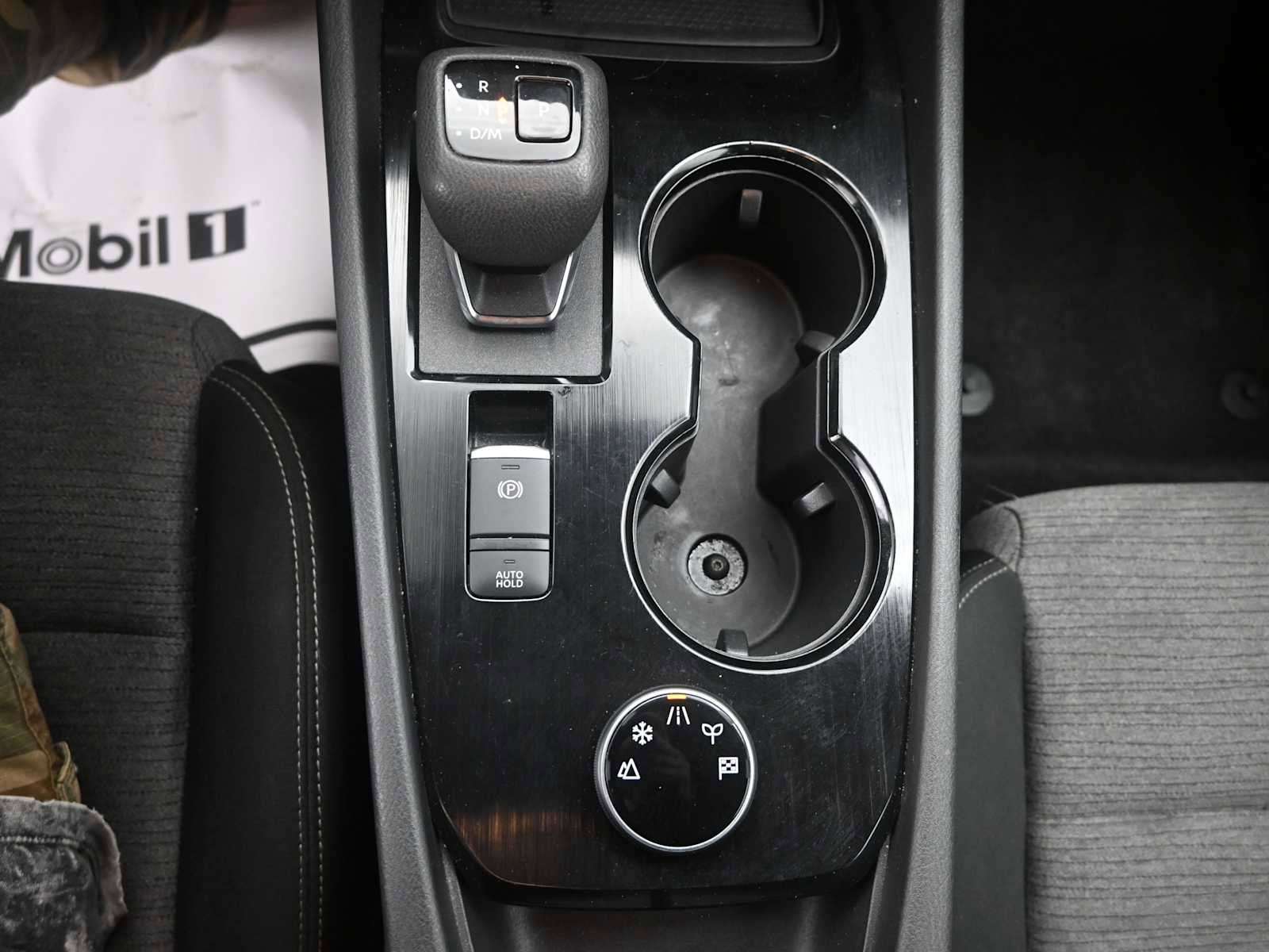 Used 2023 Nissan Rogue SV image 17