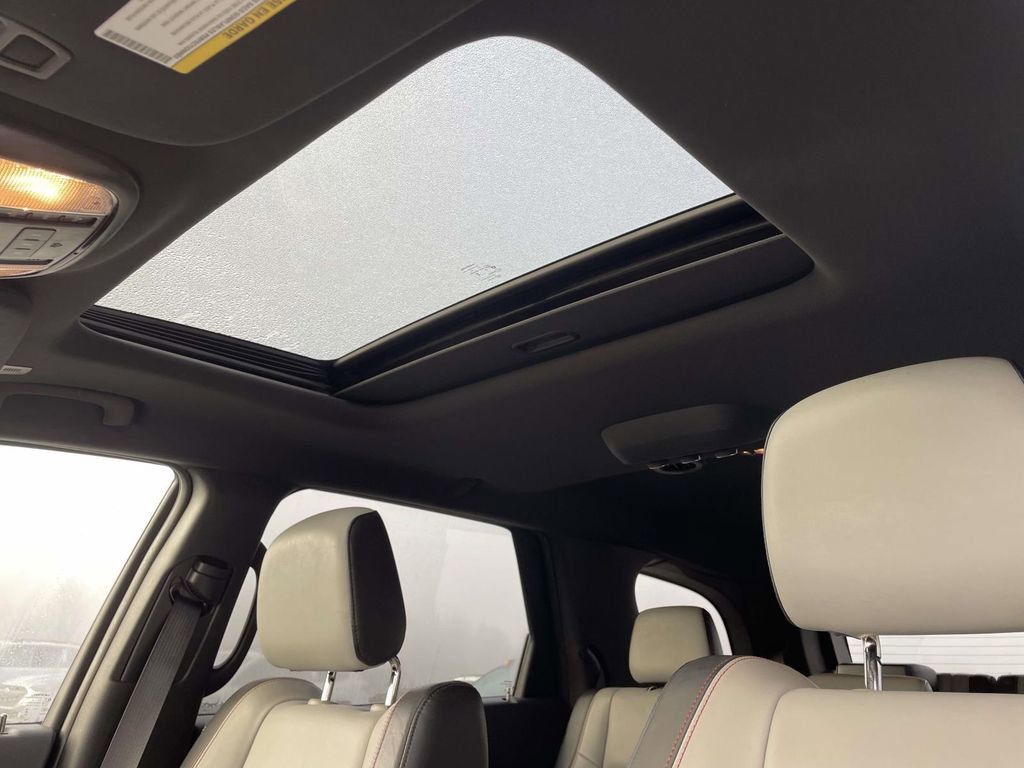 Used 2024 Dodge Durango GT image 9