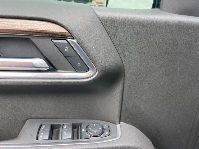 Used 2025 Chevrolet Silverado 1500 LT Trail Boss w/ Convenience Package II AWD/4WD image 15