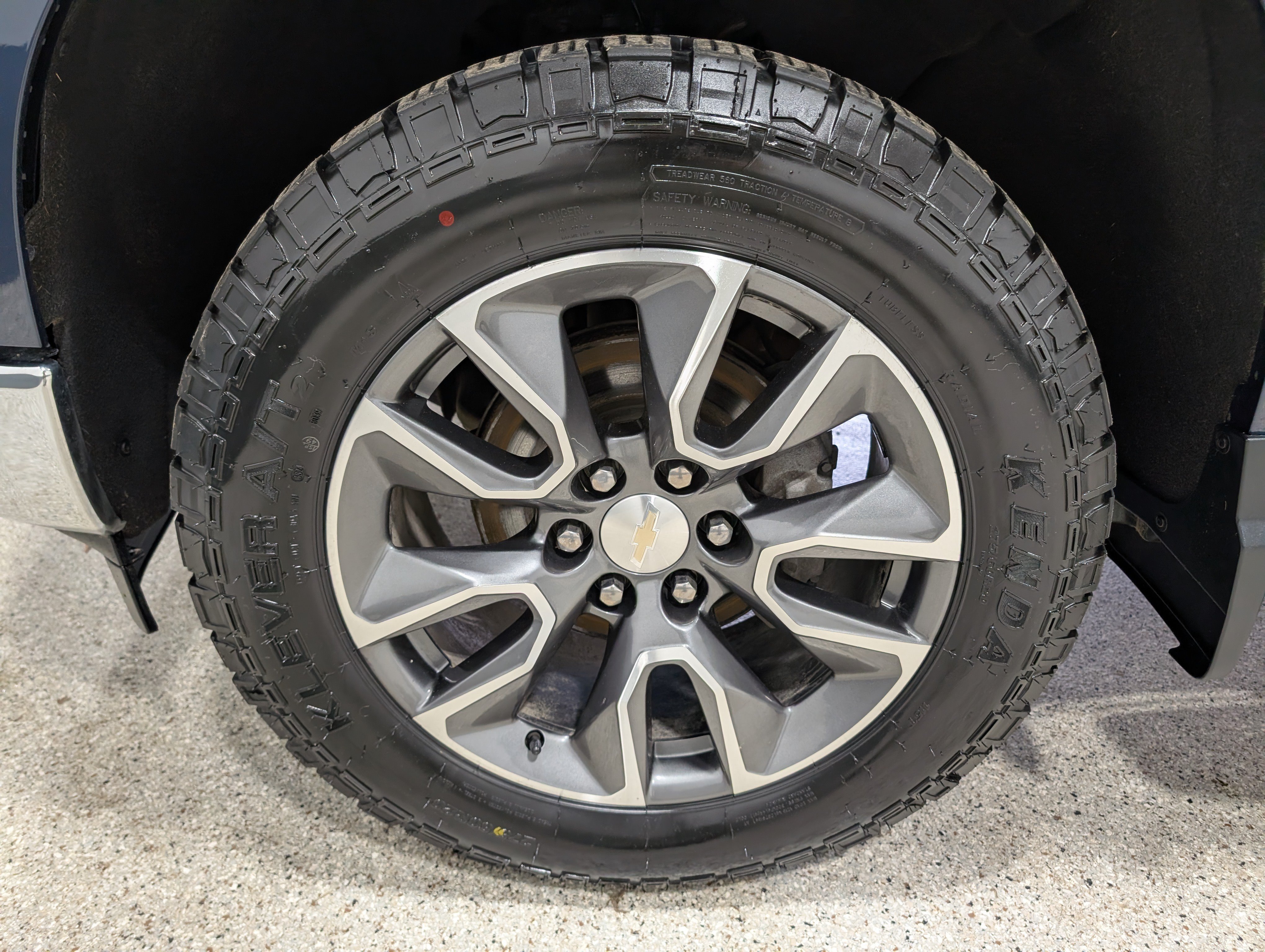 Used 2022 Chevrolet Silverado 1500 LT AWD/4WD image 11