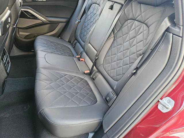 Used 2024 BMW X6 xDrive40i w/ Executive Package image 18