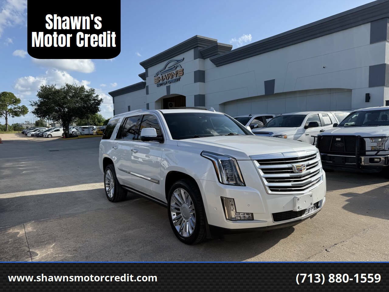 Used 2017 Cadillac Escalade Platinum AWD/4WD image 1