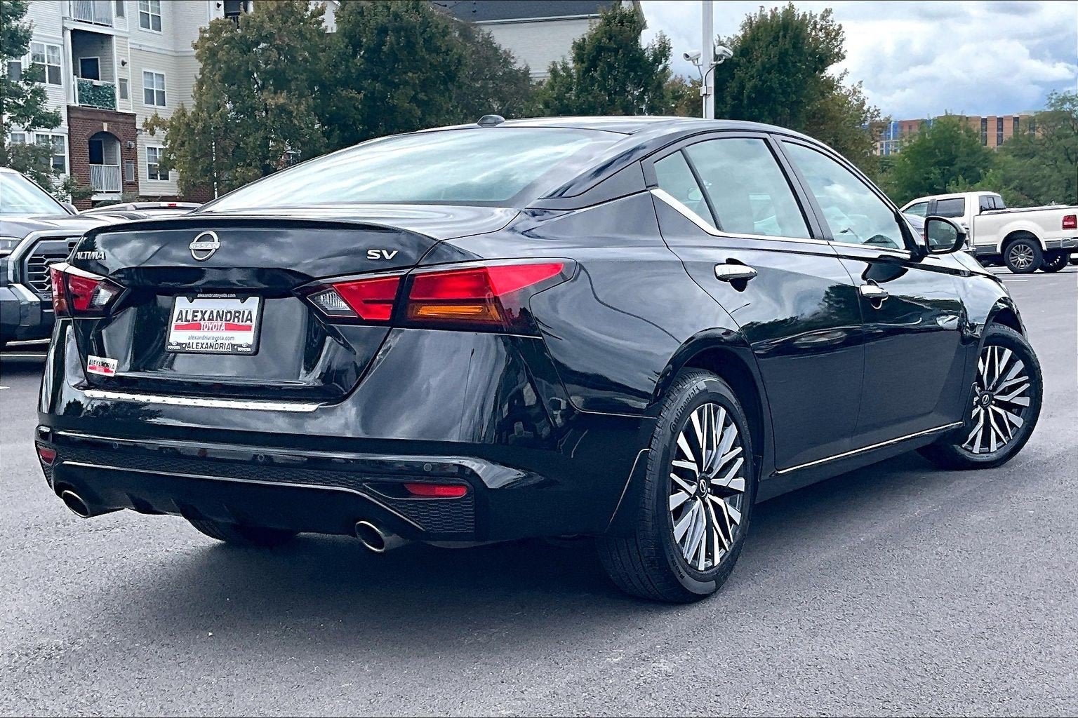 Used 2023 Nissan Altima 2.5 SV w/ SV Premium Package FWD image 12