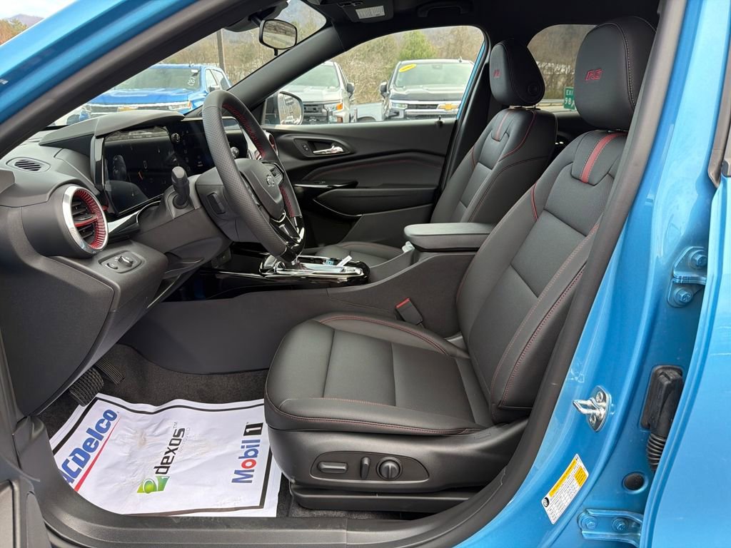 New 2025 Chevrolet Trax RS w/ Driver Confidence Package image 9