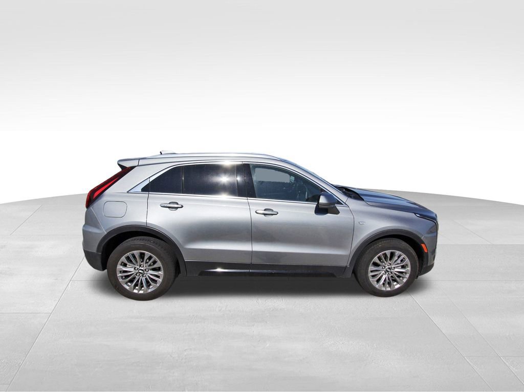Used 2024 Cadillac XT4 Premium Luxury image 5