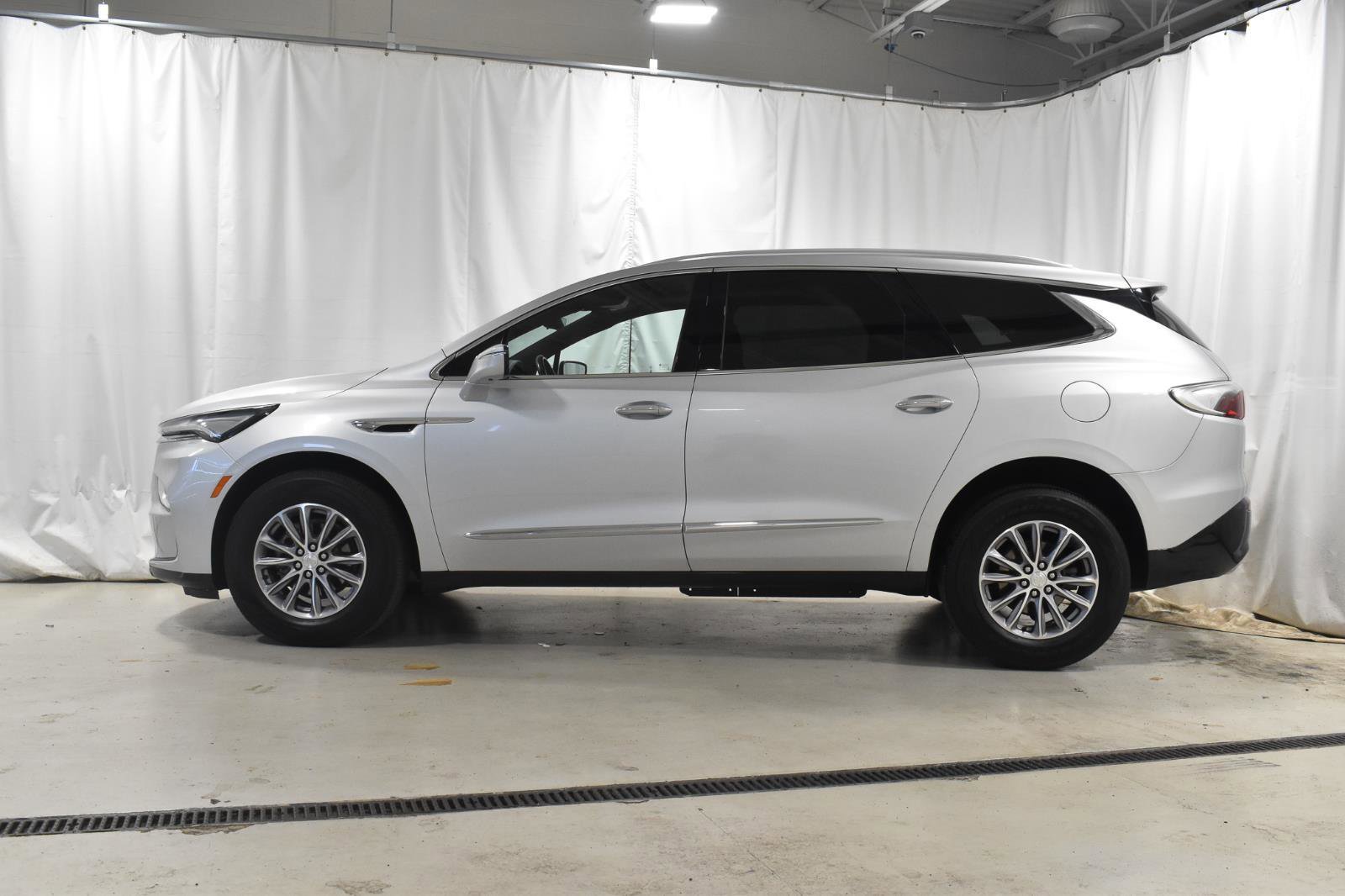 Used 2022 Buick Enclave Premium image 27