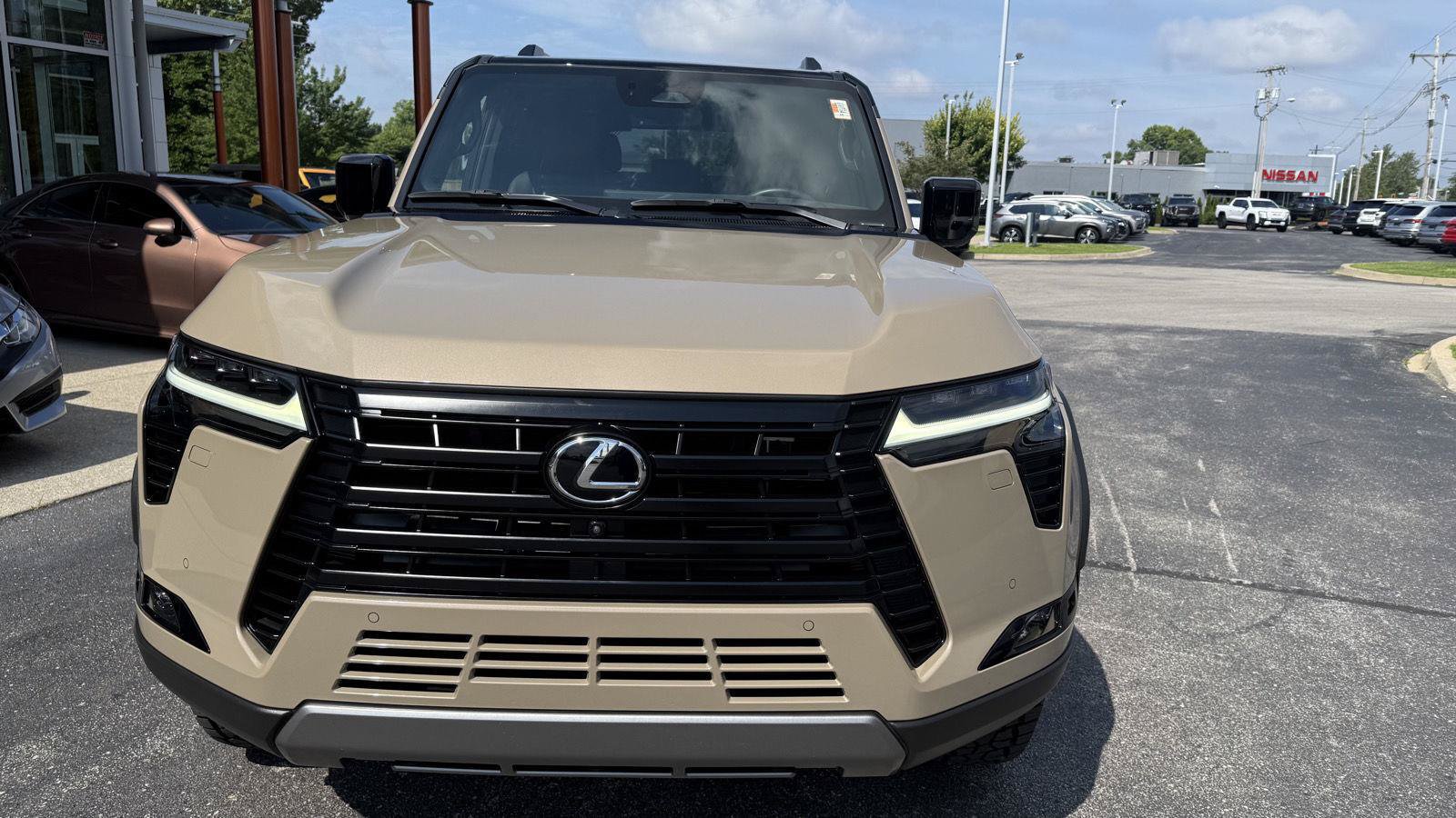 Used 2025 Lexus GX 550 AWD/4WD image 13