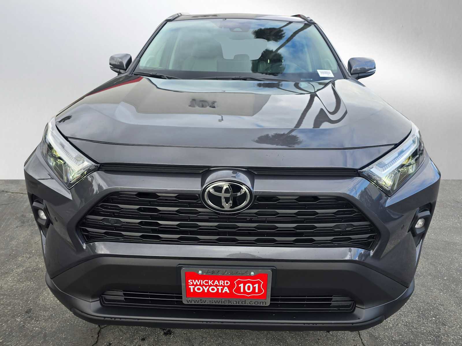Used 2025 Toyota RAV4 XLE Premium image 8