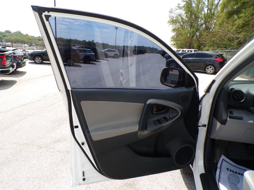 Used 2011 Toyota RAV4 2WD w/ Base L4 Extra Value Pkg image 20