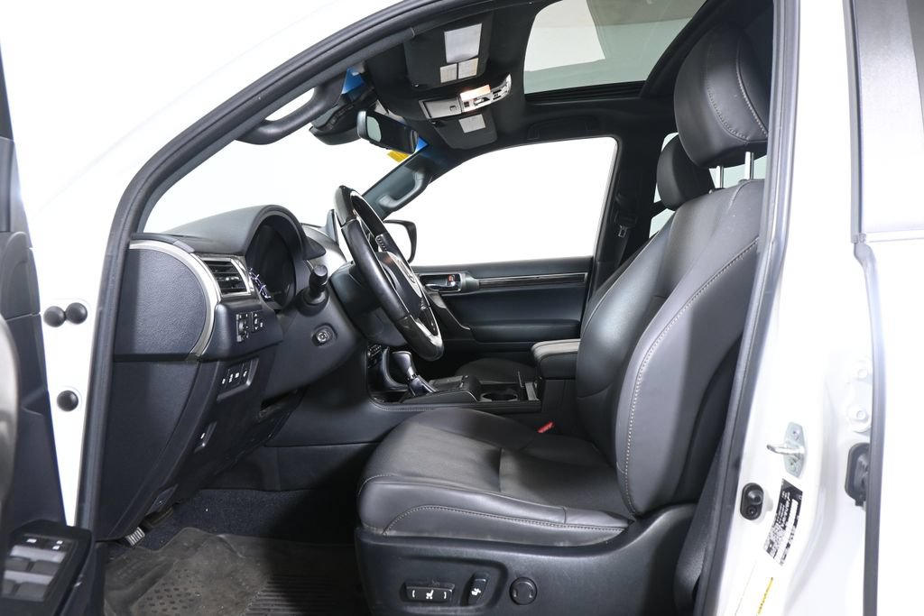 Used 2023 Lexus GX 460 Premium w/ Premium Plus Package AWD/4WD image 3