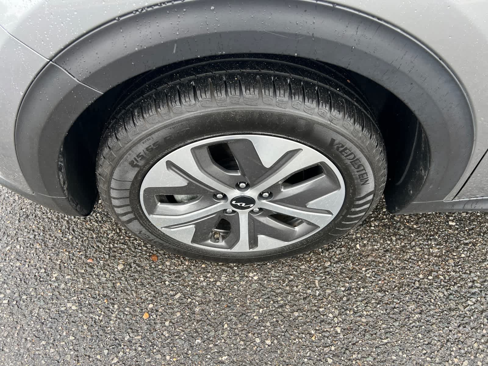 Certified 2022 Kia Niro EX FWD image 1