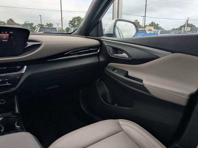 Used 2025 Buick Envista Avenir FWD image 18