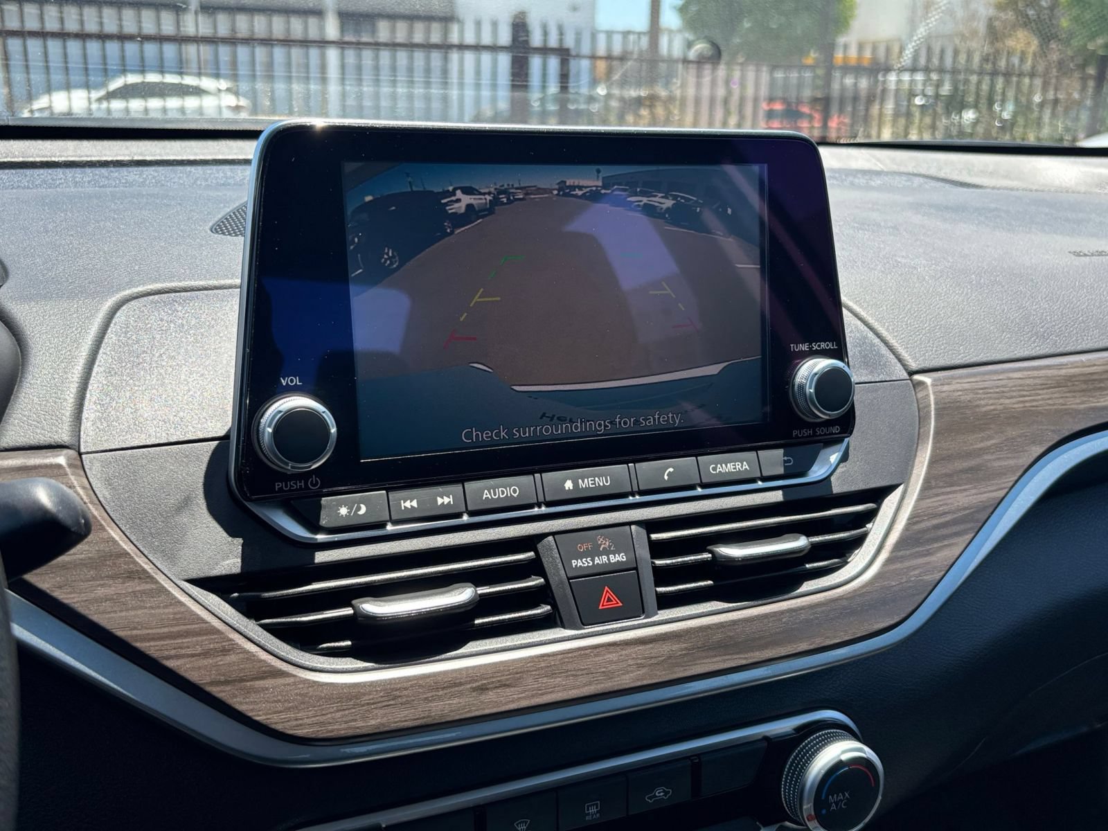 Used 2025 Nissan Altima 2.5 SV FWD image 24