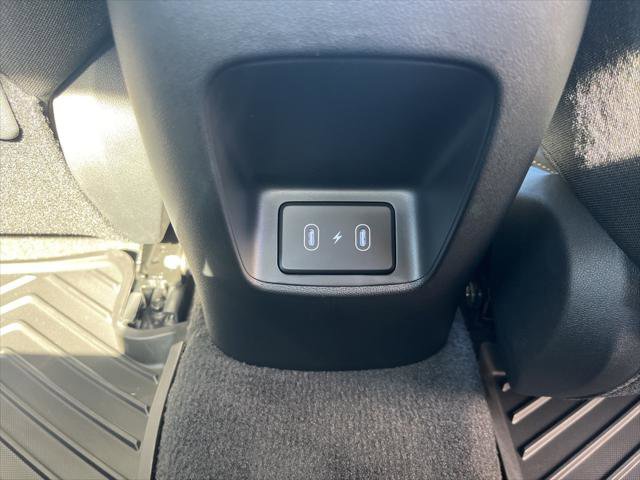 New 2025 Hyundai Elantra SE image 24