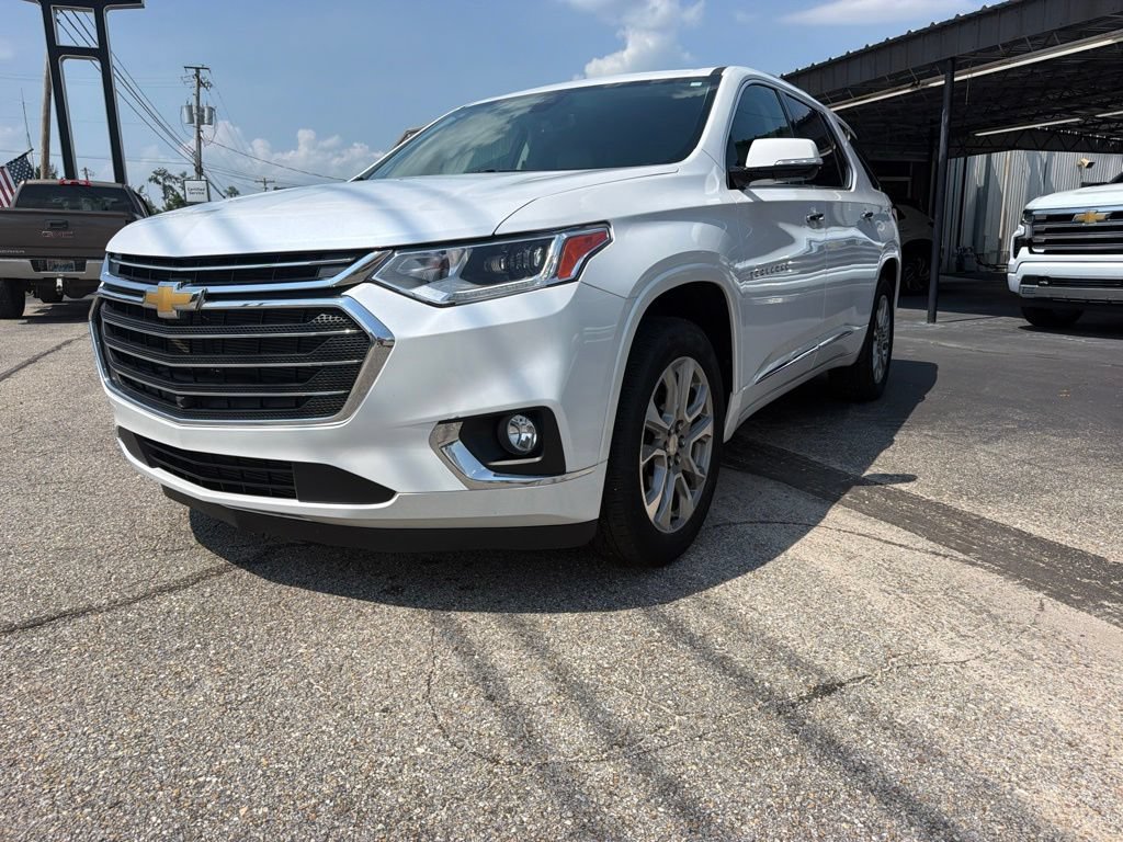 Used 2020 Chevrolet Traverse Premier FWD image 1
