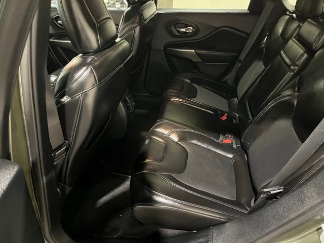 Used 2019 Jeep Cherokee Latitude Plus w/ Comfort/Convenience Group AWD/4WD image 22