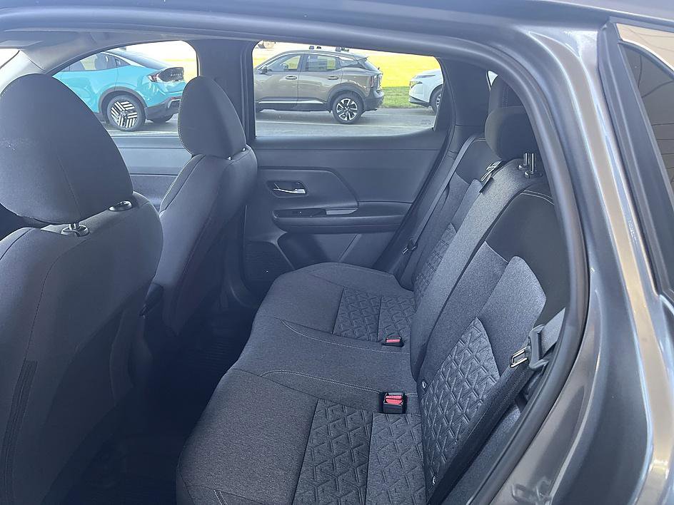 Certified 2025 Nissan Kicks SV image 21