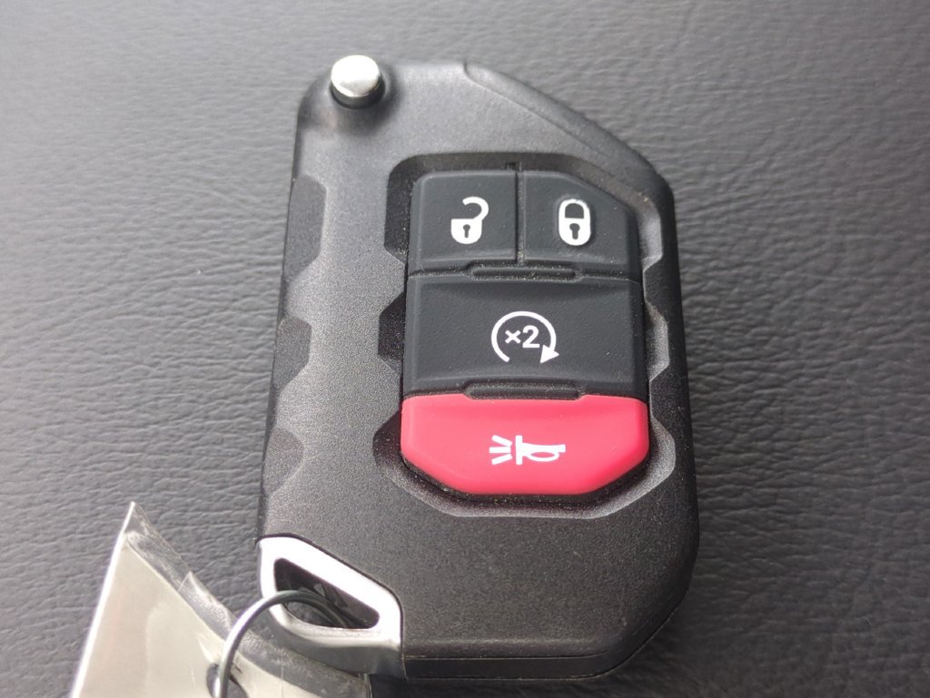 Used 2025 Jeep Wrangler Unlimited Sahara AWD/4WD image 31