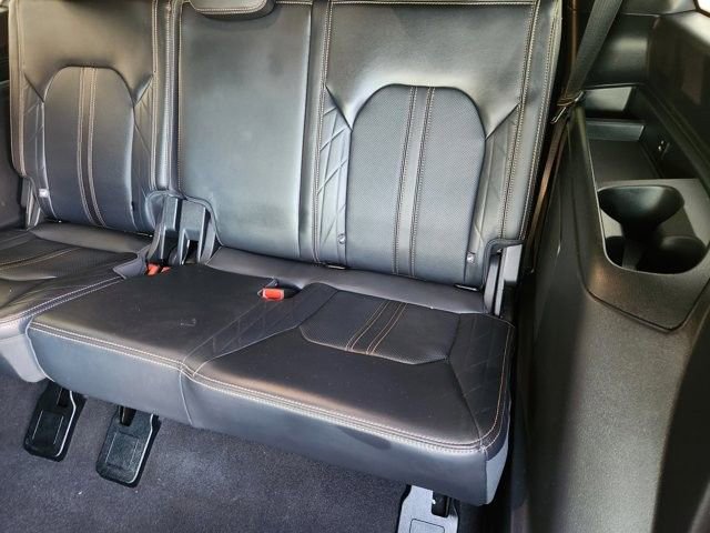 Used 2024 Ford Expedition Platinum image 31