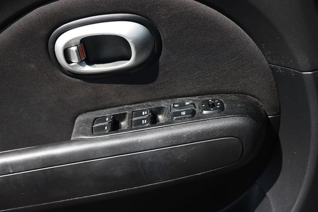 Used 2016 Kia Soul + FWD image 48