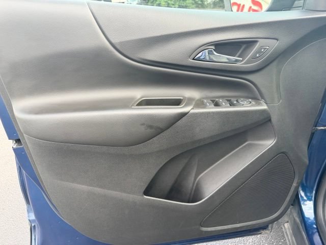 Used 2022 Chevrolet Equinox LT w/ LPO, Floor Liner Package FWD image 9