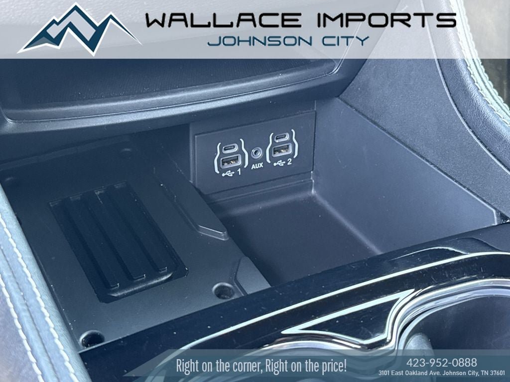 Used 2025 Chrysler Pacifica Limited FWD image 28