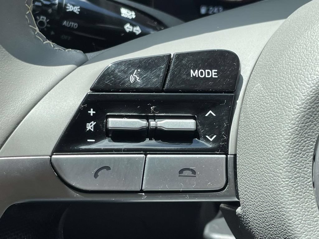 Certified 2023 Hyundai Elantra SEL w/ Convenience Package FWD image 19