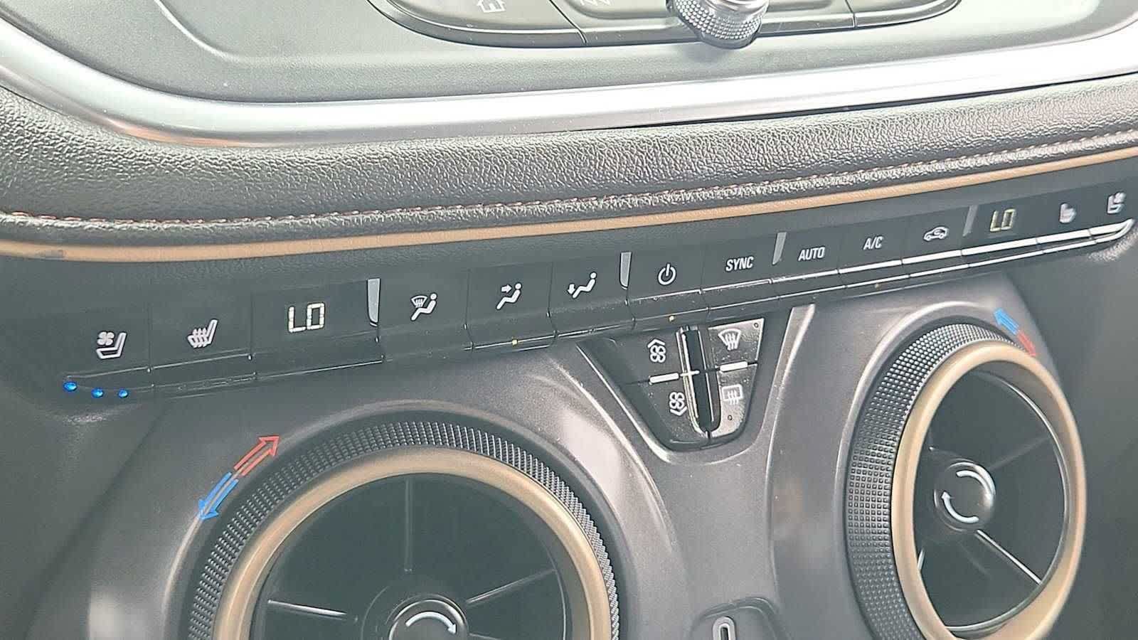 Used 2023 Chevrolet Blazer Premier w/ Driver Confidence II Package FWD image 22