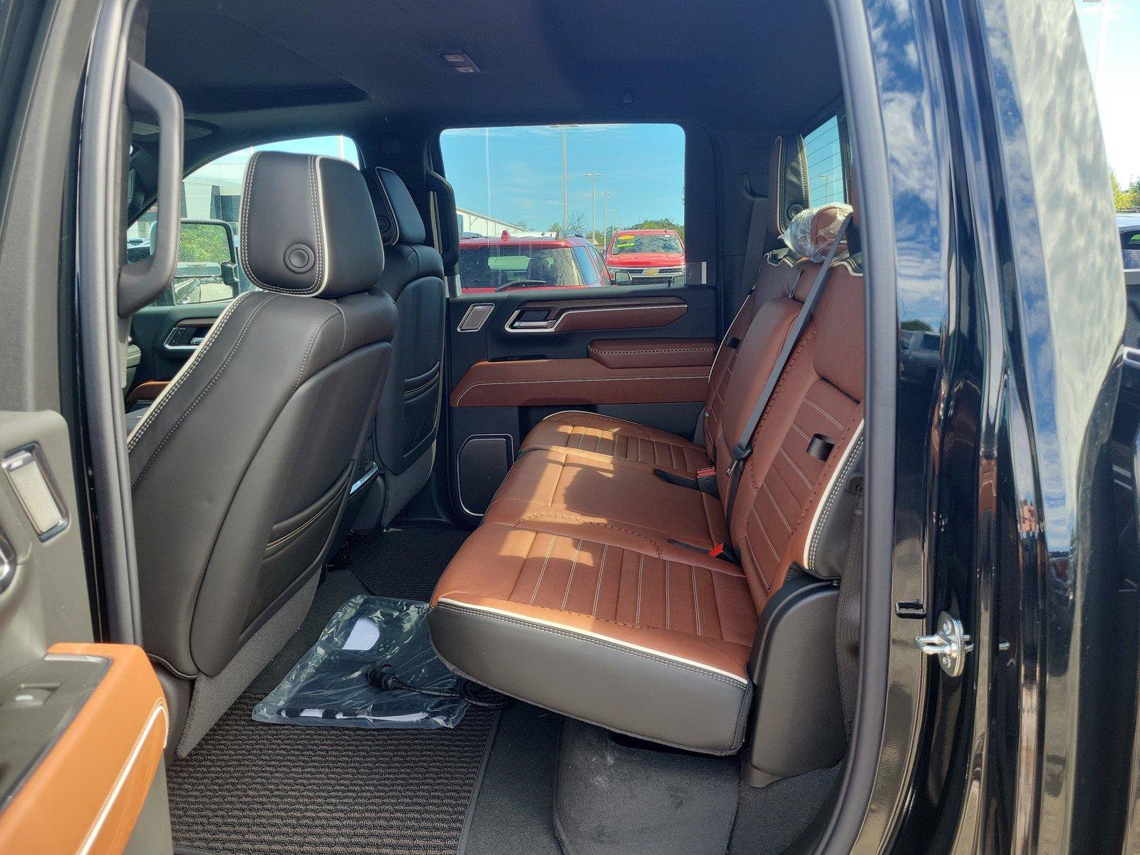 New 2026 GMC Sierra 2500 Denali Ultimate AWD/4WD image 11