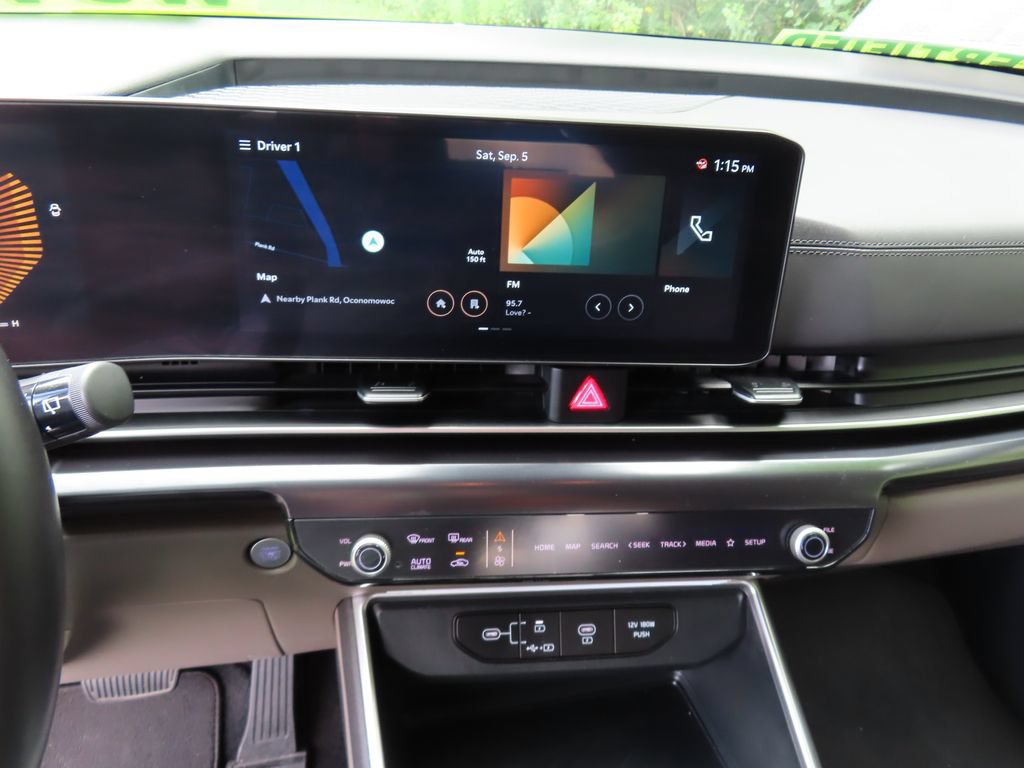Certified 2025 Kia Carnival FWD image 19