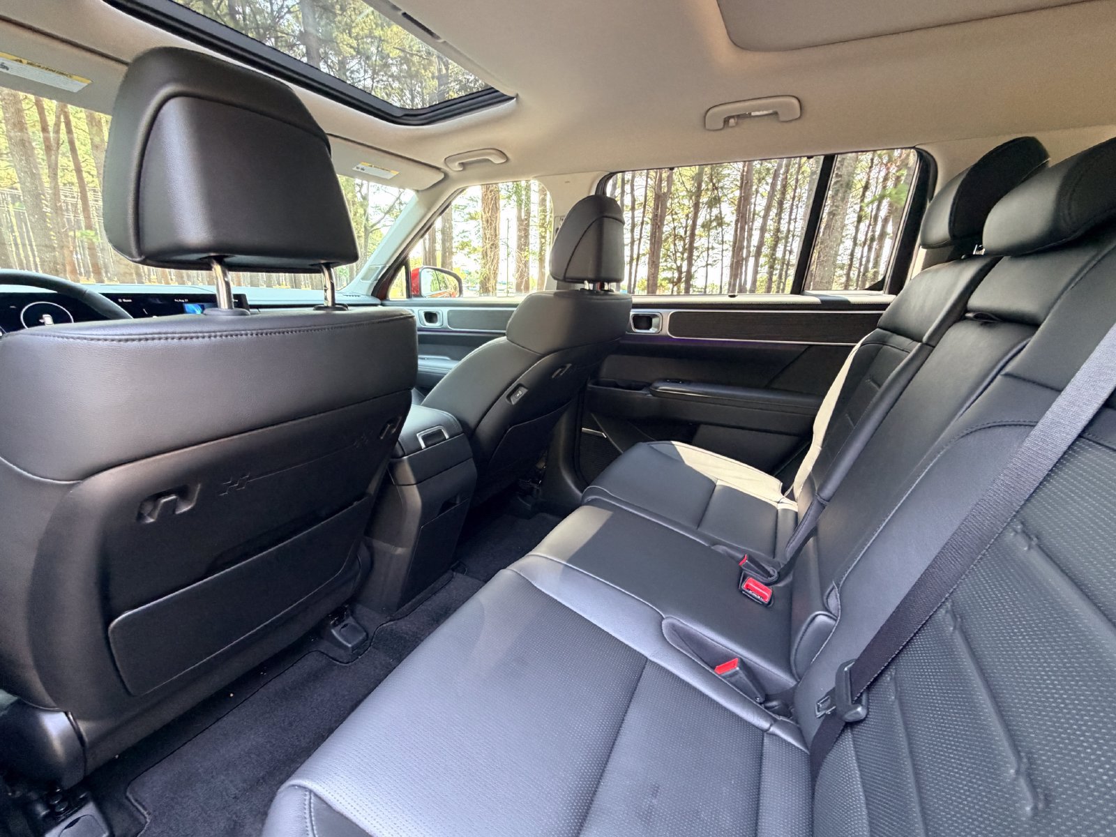 Used 2025 Hyundai Santa Fe Limited FWD image 15