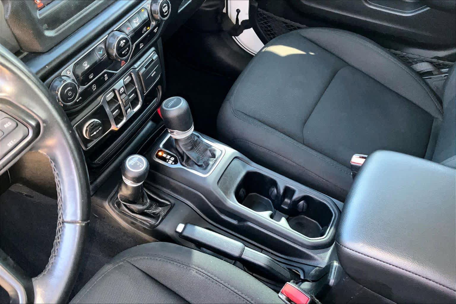 Used 2022 Jeep Gladiator Sport AWD/4WD image 14