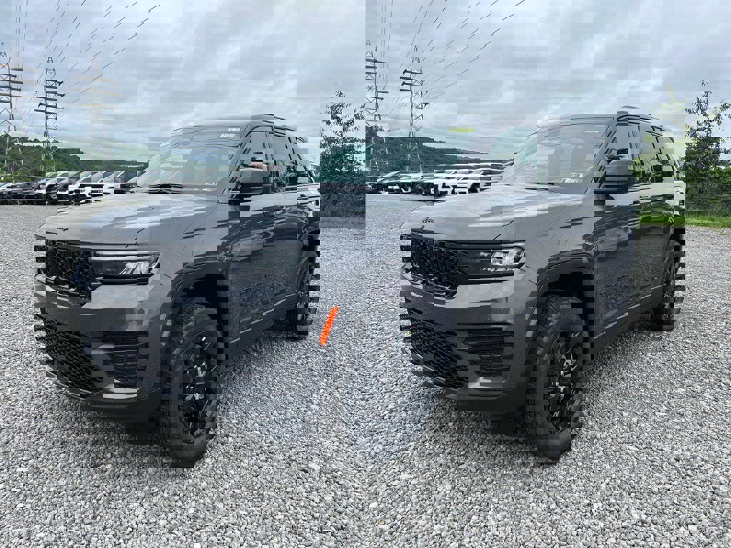 New 2025 Jeep Grand Cherokee Laredo