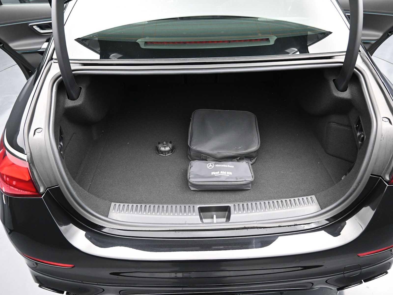 Used 2025 Mercedes-Benz E 53 AMG e 4MATIC Sedan image 15