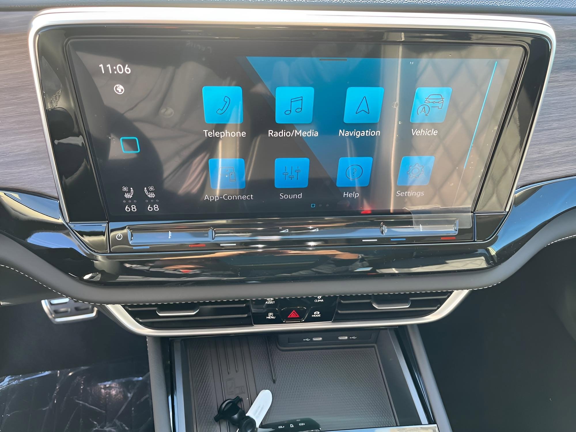 New 2026 Volkswagen Atlas SEL Premium R-Line image 17